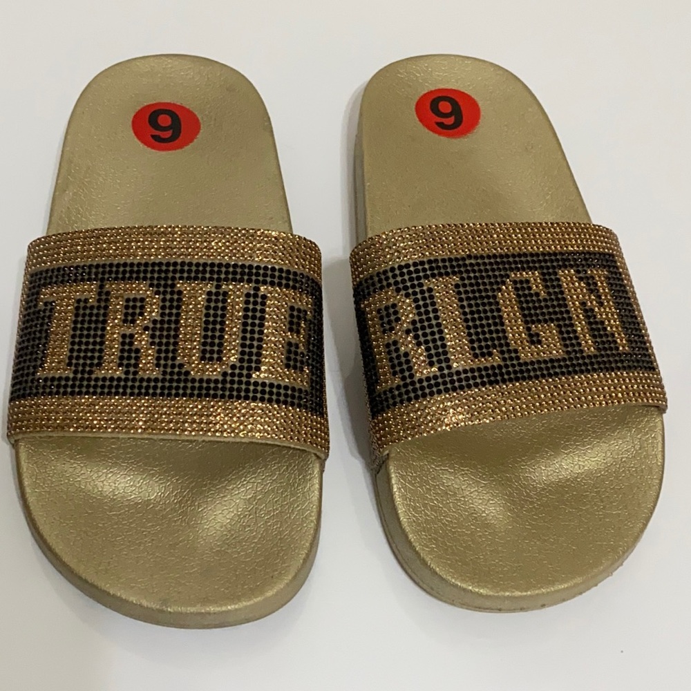 True Religion Women’s Size 6 Meyer Bling Gold Back Slides Slippers
